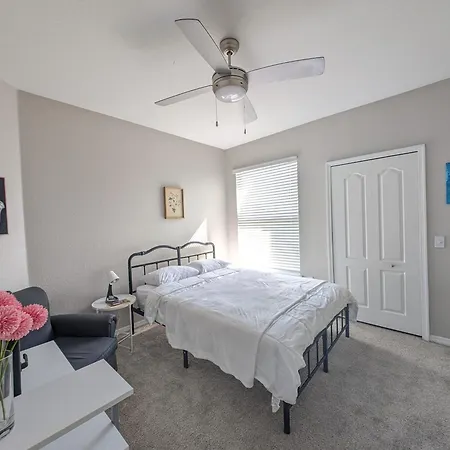 Cozy Room - Close To Universal